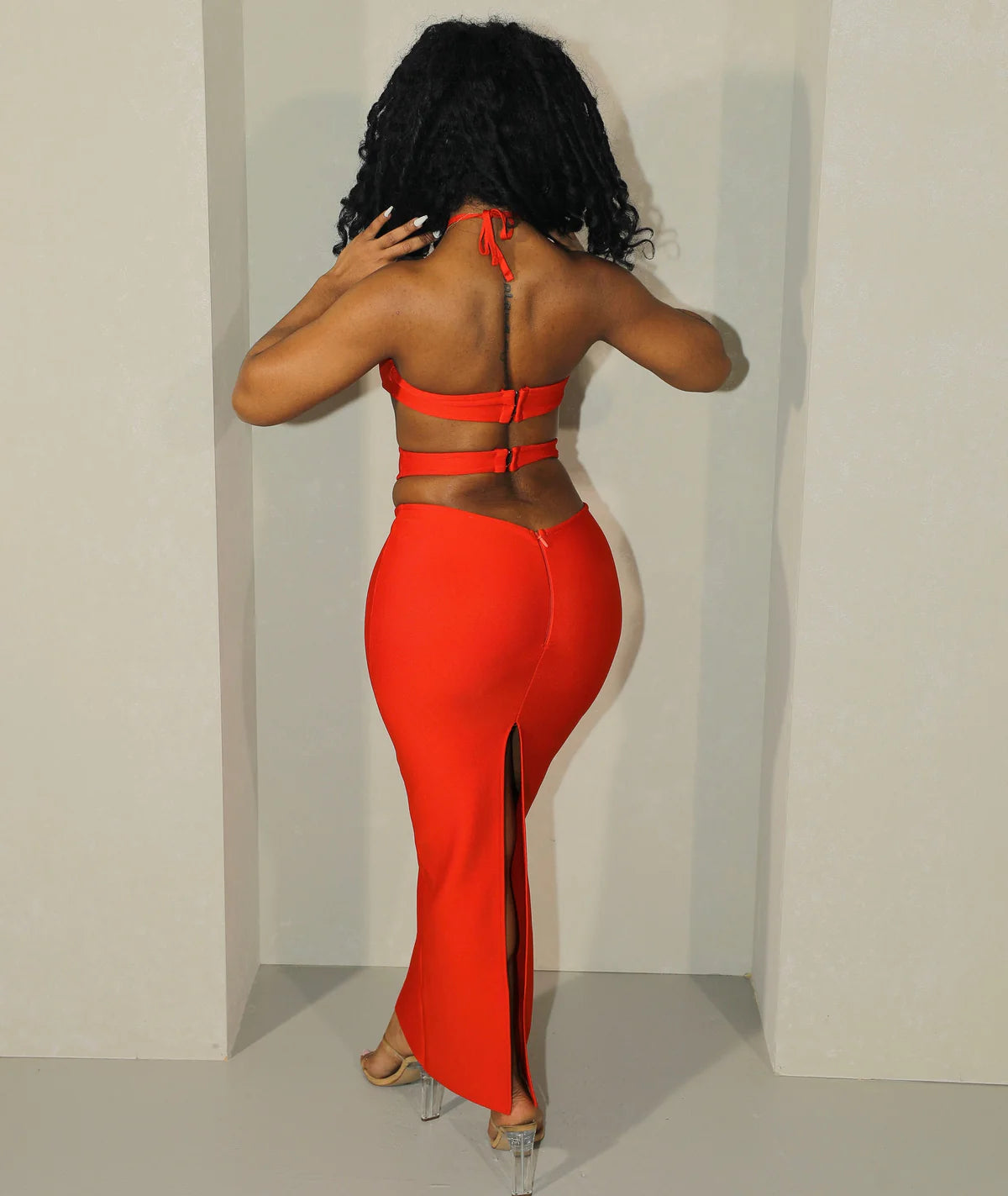 80067 Vestido halter sem costas para passeios