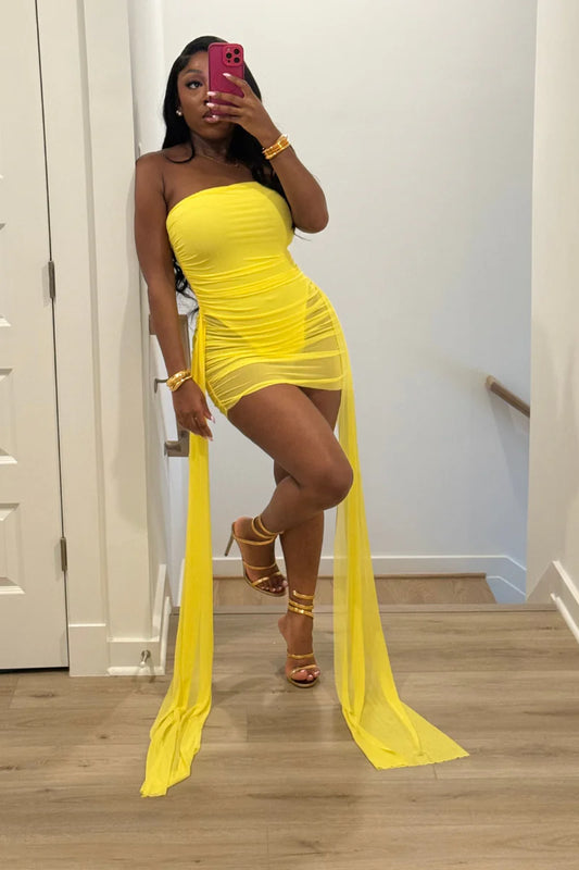 VC8005# Vestido com body transparente de malha com laços de fita e cauda