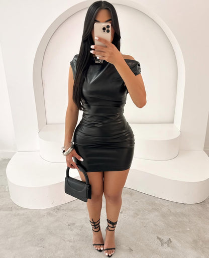 MV 80074 Vestido curto bodycon com gola assimétrica e sexy