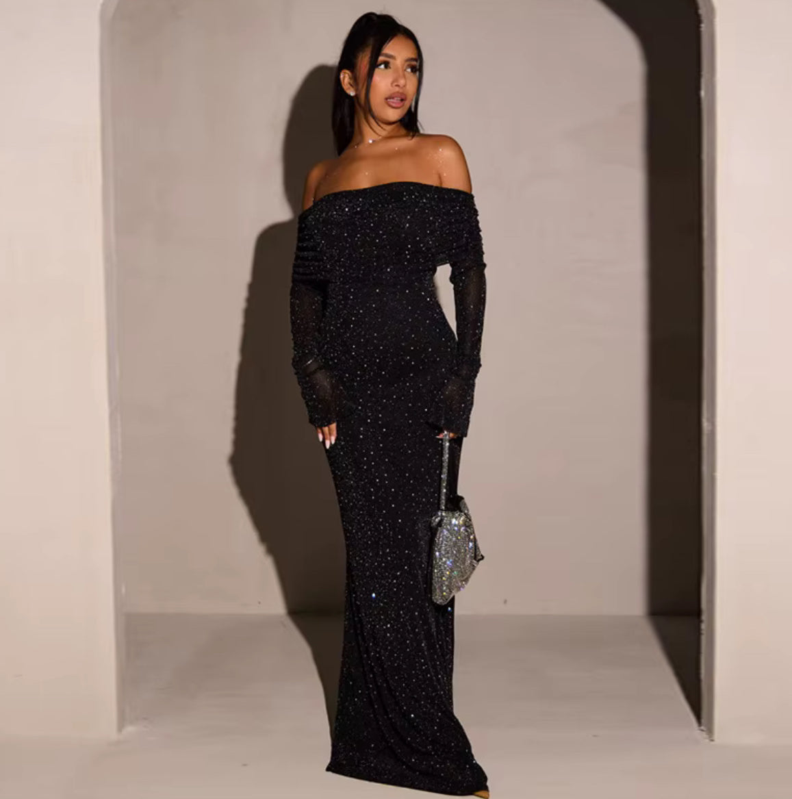 ITGIRLS BOO Vestido sofisticado com detalhes em tule brilhante. Ideal para festas