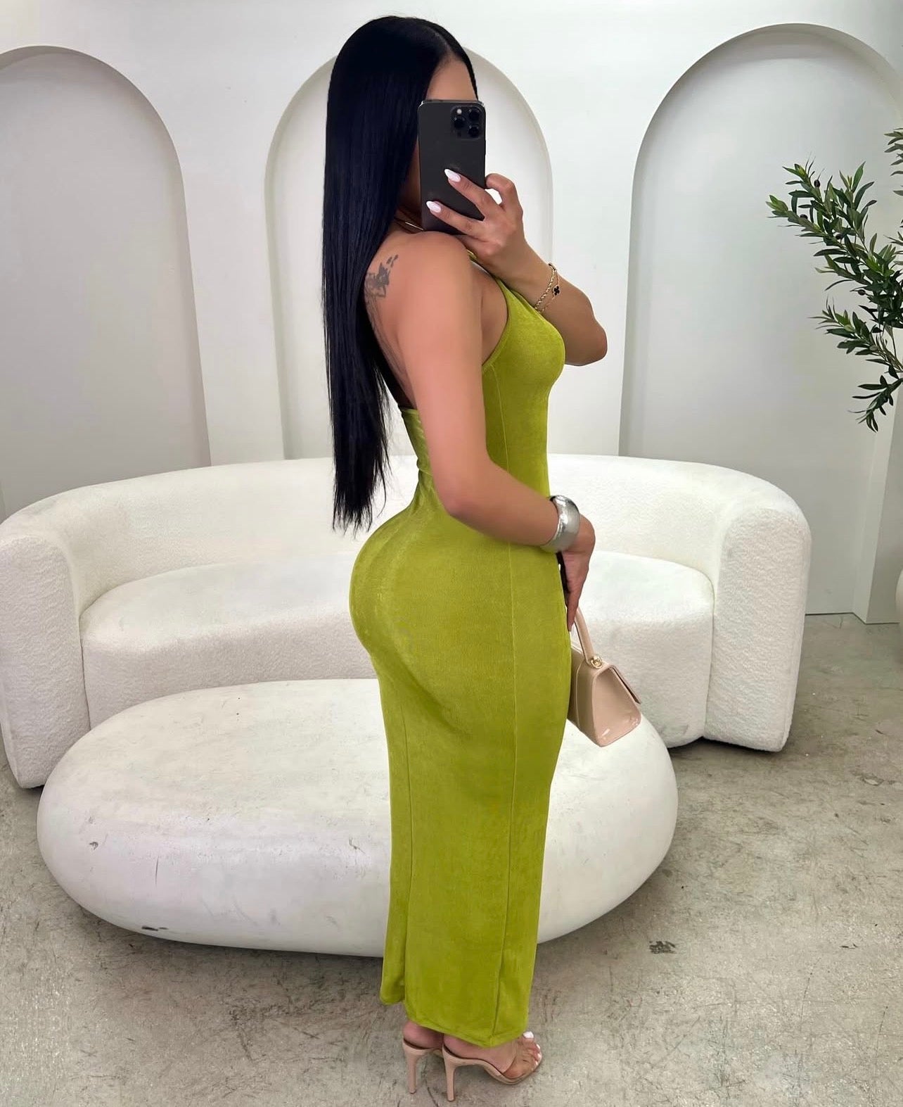 Vestido longo sexy com decote em V profundo e costas nuas