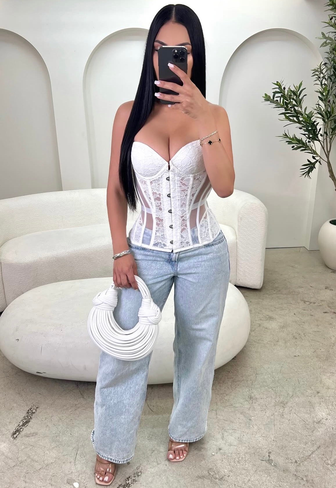 Top cropped , body modelador com amarração no busto e cintura, blusa justa sem mangas no busto