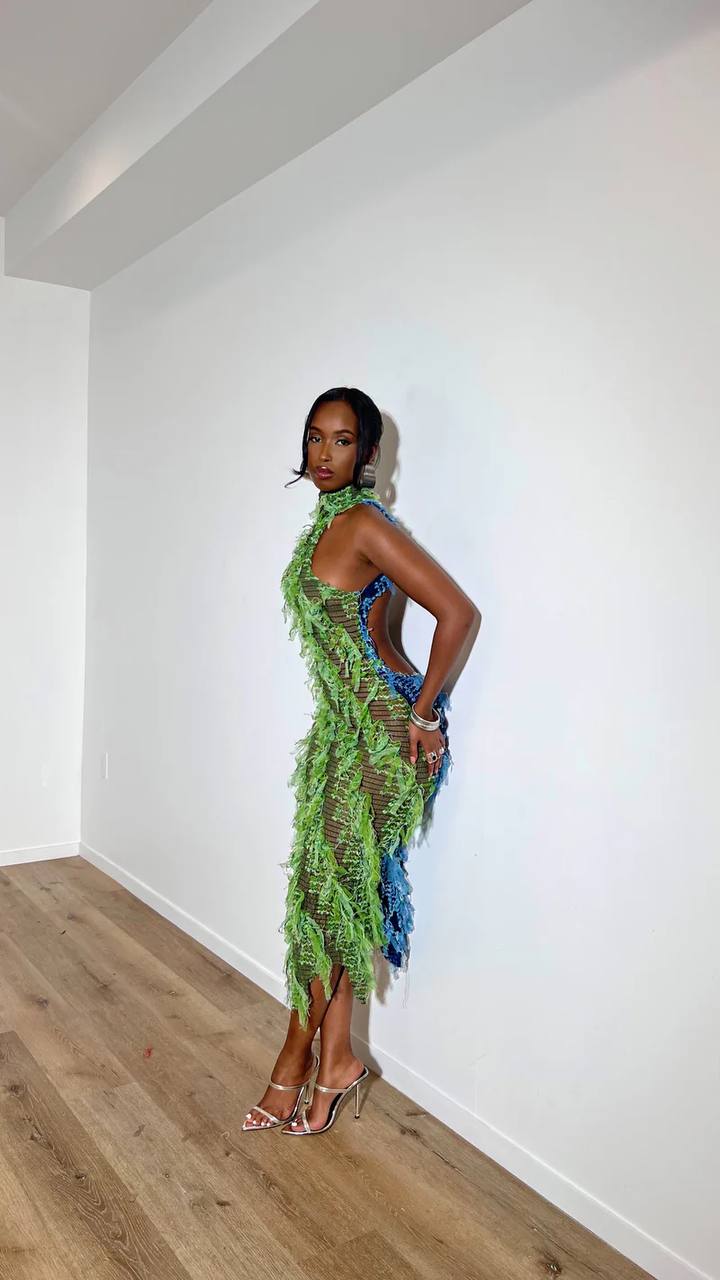 SX Vestido midi  gola falsa ajustado recorte costas sexy