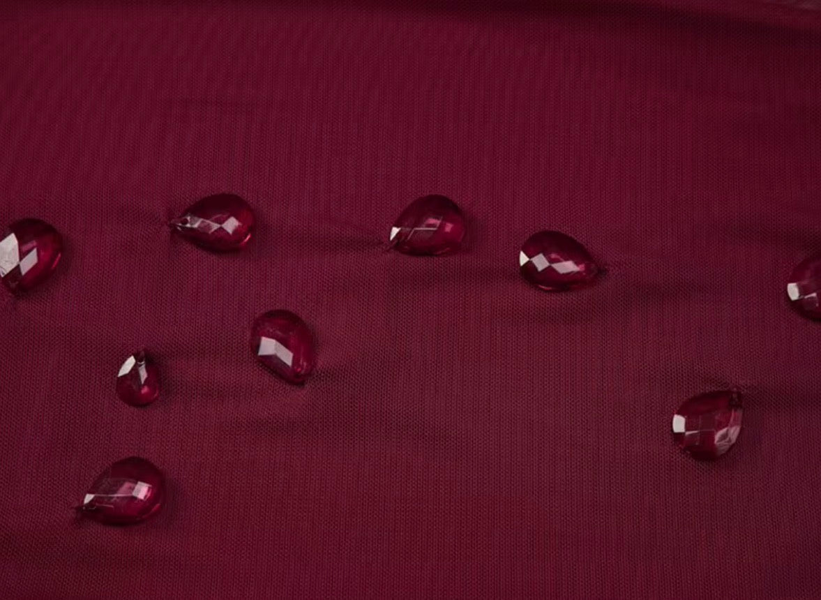 MINI LUXE Vestido curto de festa  com pedras no peito e decote profundo