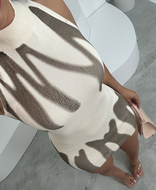 B1001# vestido com riscos em grafite
