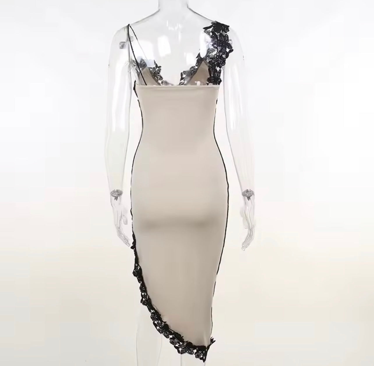 MINI LUXE Vestido , sexy e elegante, detalhes flores de renda.