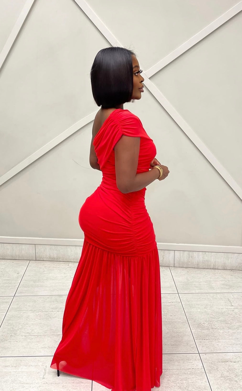 ITGIRLS BOO Vestido longo franzido, modelagem ajustada e elegante para festas.