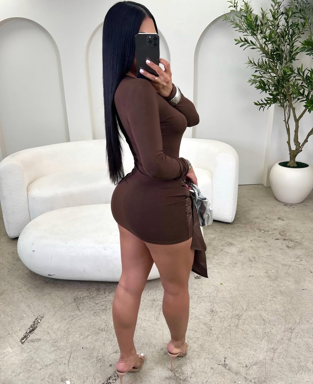 MINI LUXE Vestido curto cor sólida e manga comprida