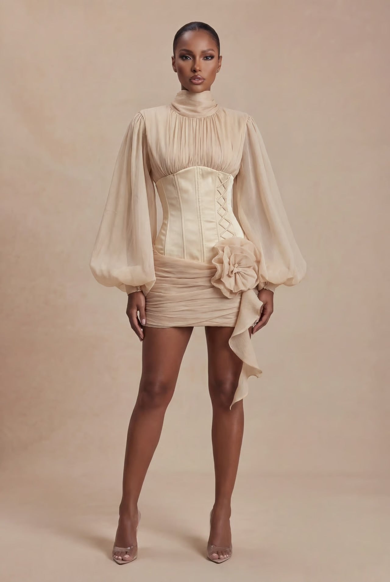 COCKTAIL EDIT
 Vestido curto elegante, mangas balão , justo