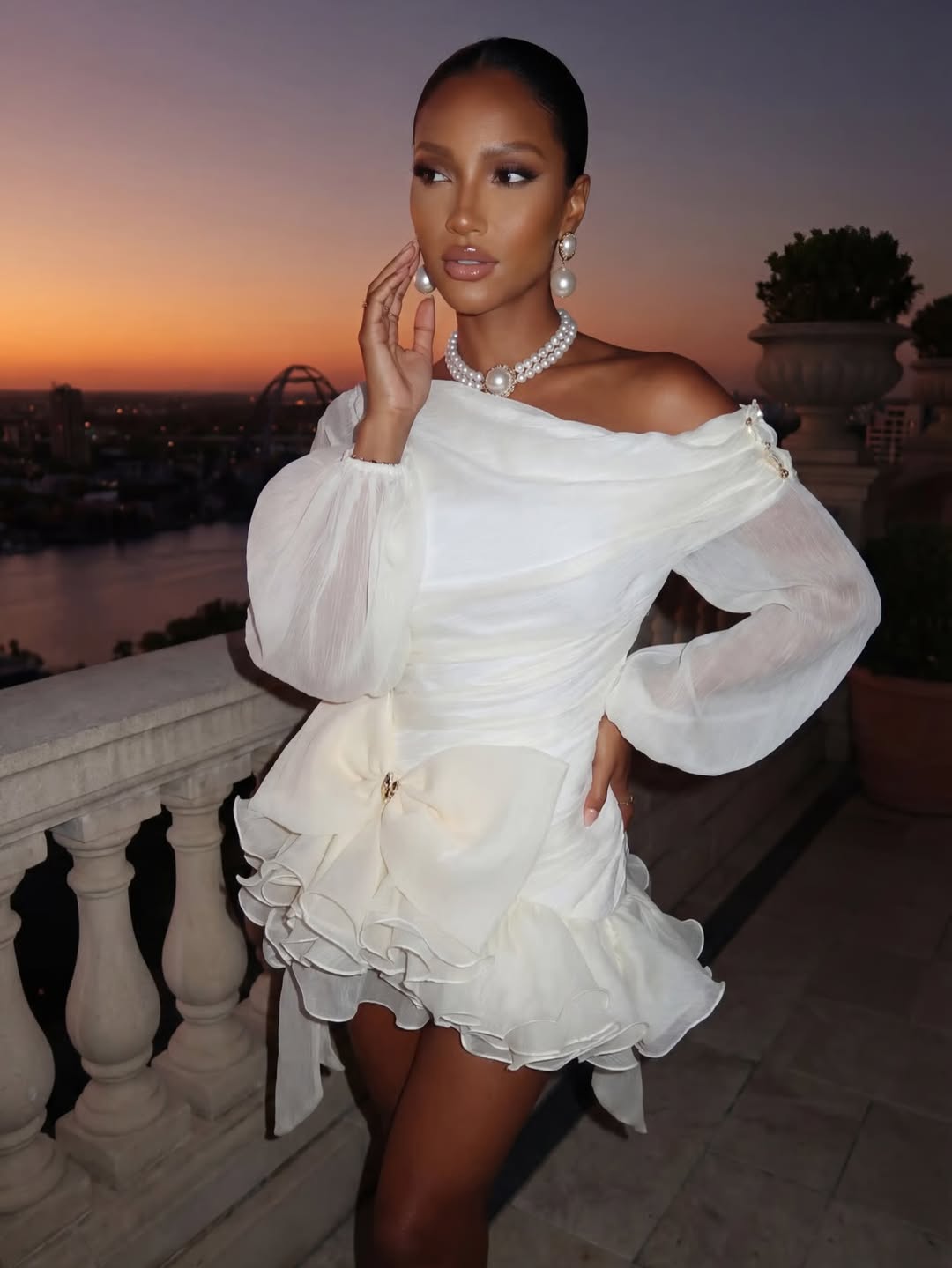 COKTAIL EDIT
 Vestido Mini elegante    assimétrico