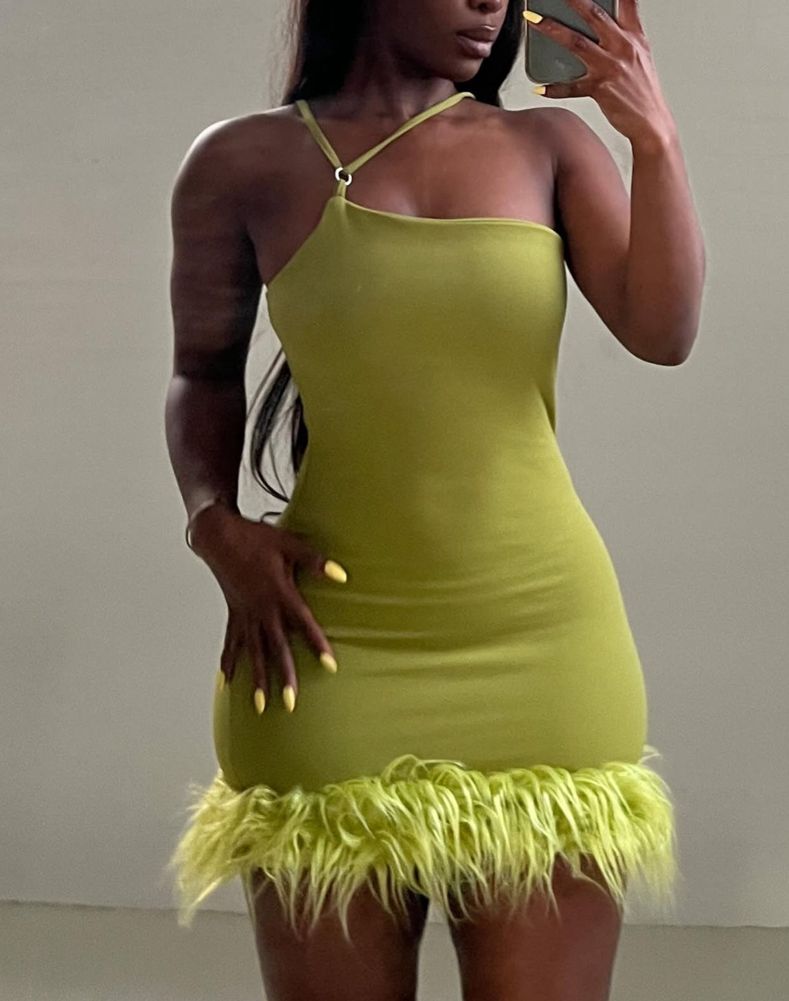 70064# mini vestido justo com pelos