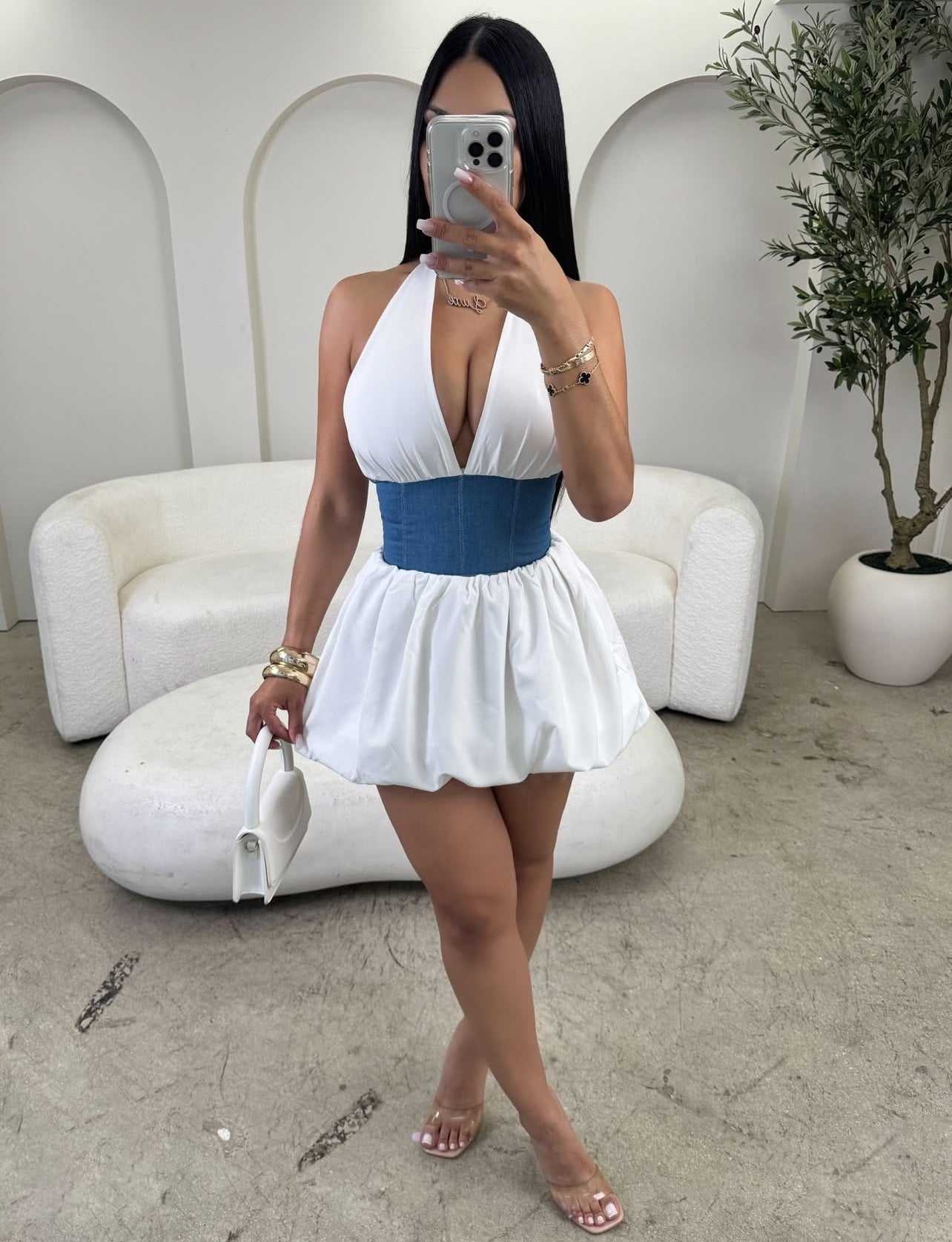 MV80018#Vestido curto com decote em V profundo e costas