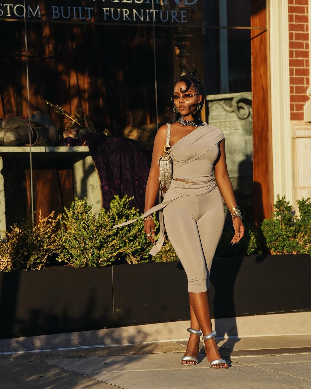 4022 Conjunto de 2 peças de blusa e calça bermuda