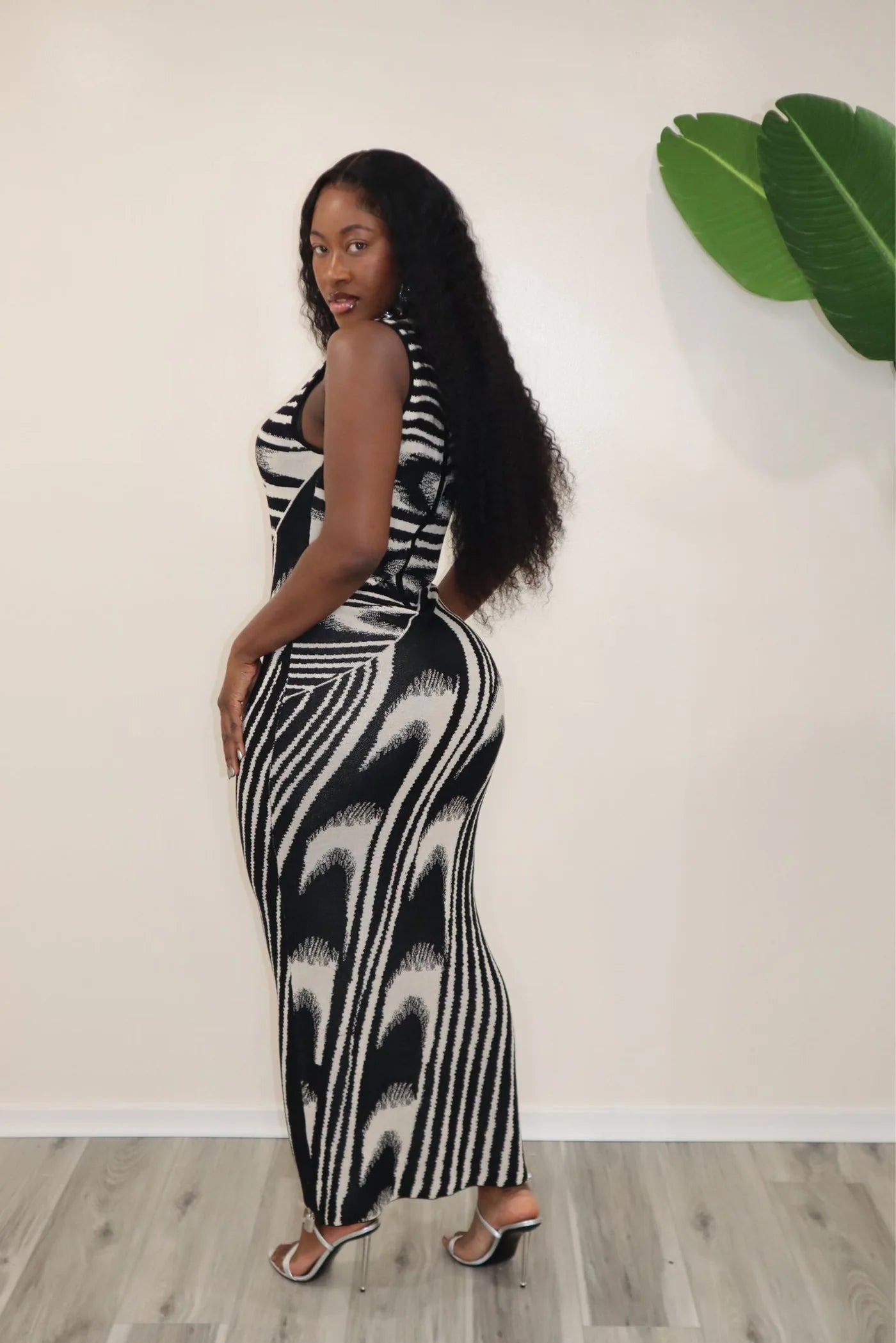 80070 Saia logo , cor sólida, casual, solta, de malha, sem costas, com fenda alta