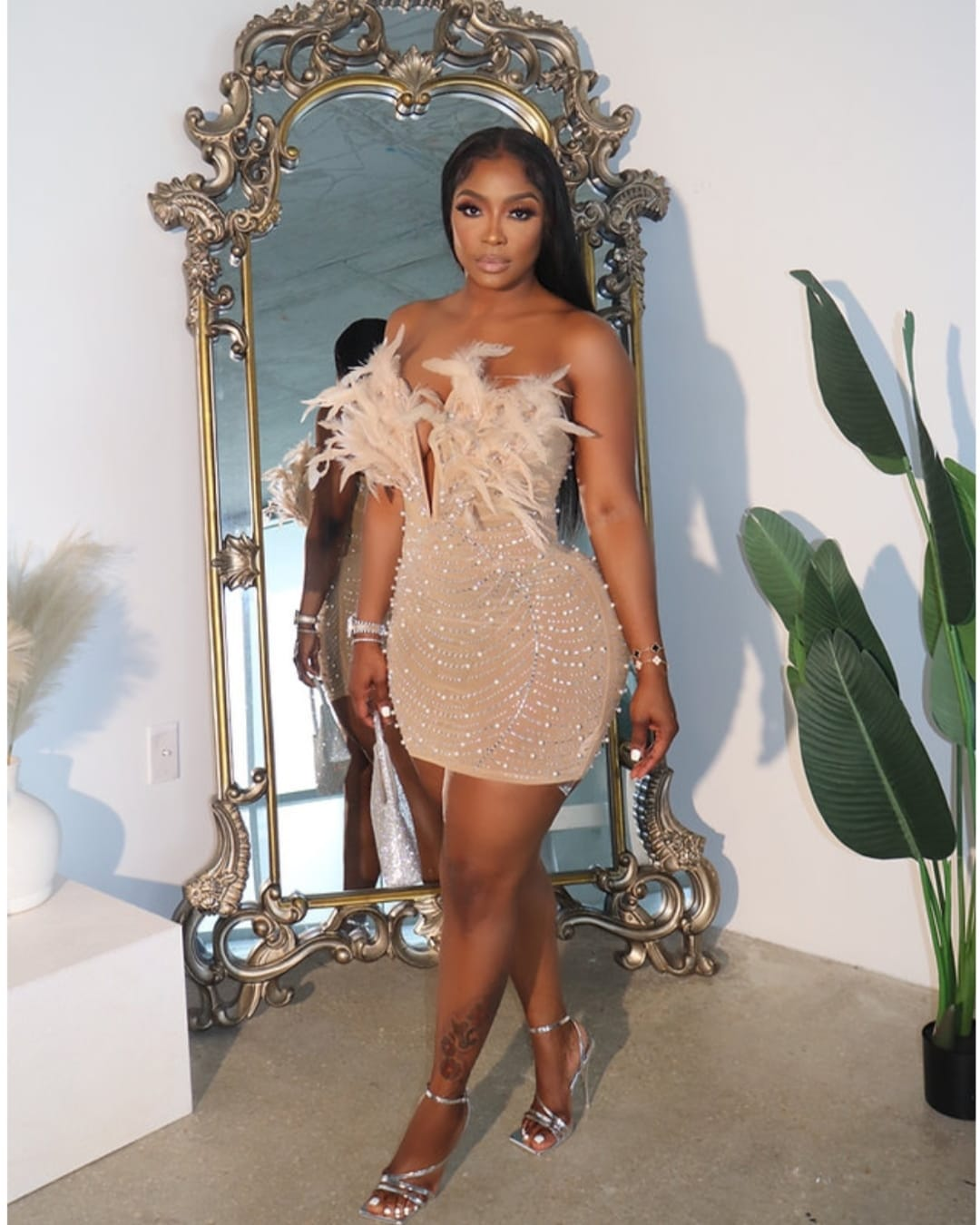 1504# deep V-neck dress with lace trim