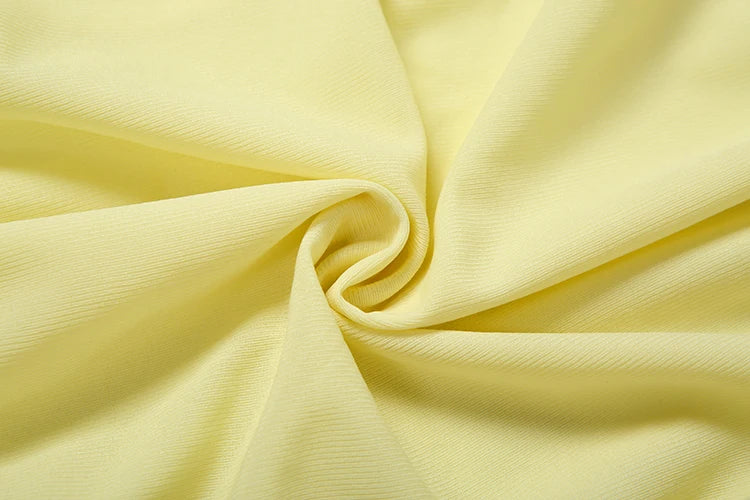 Vestido vazado com babados , transparente decote em V, mangas compridas, ideal para praia, festa de fim de ano